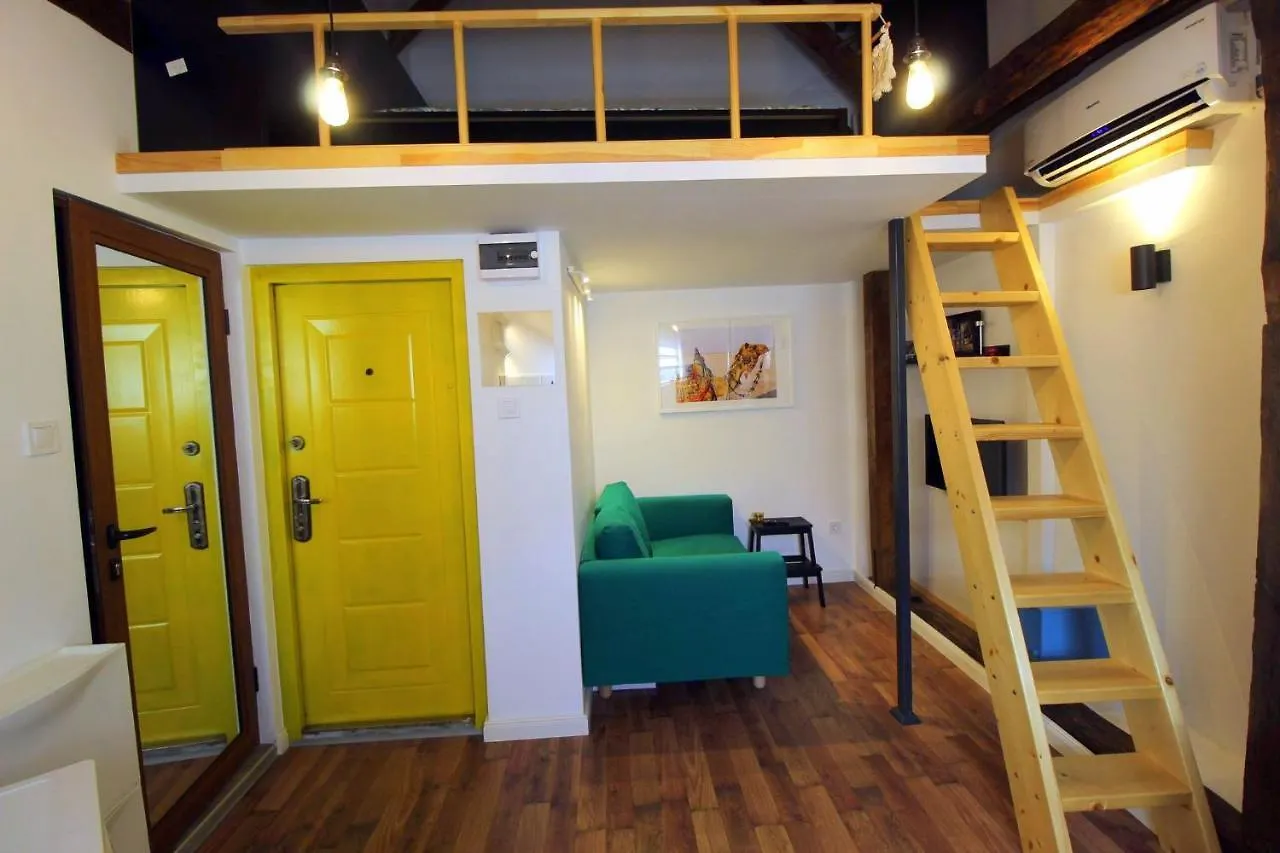 Tiny Bijou Apartment Varna